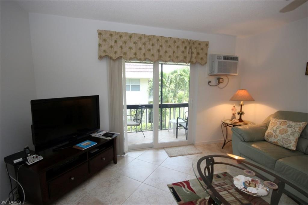 ISLAND MANOR APTS - Residential