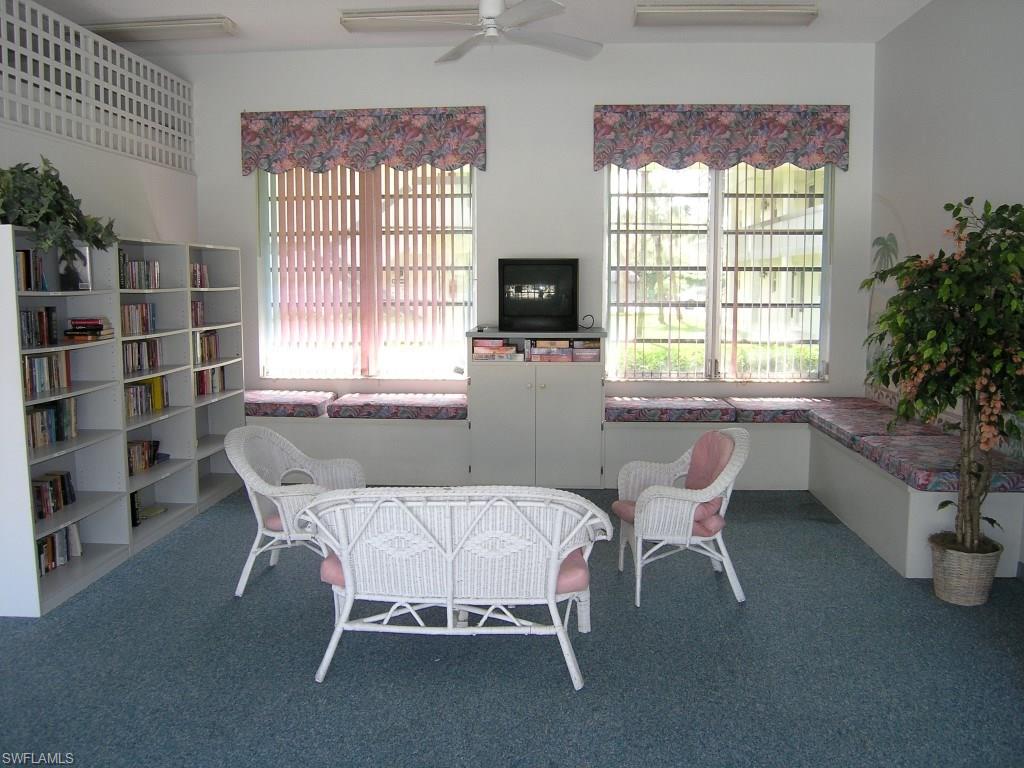 ISLAND MANOR APTS - Residential