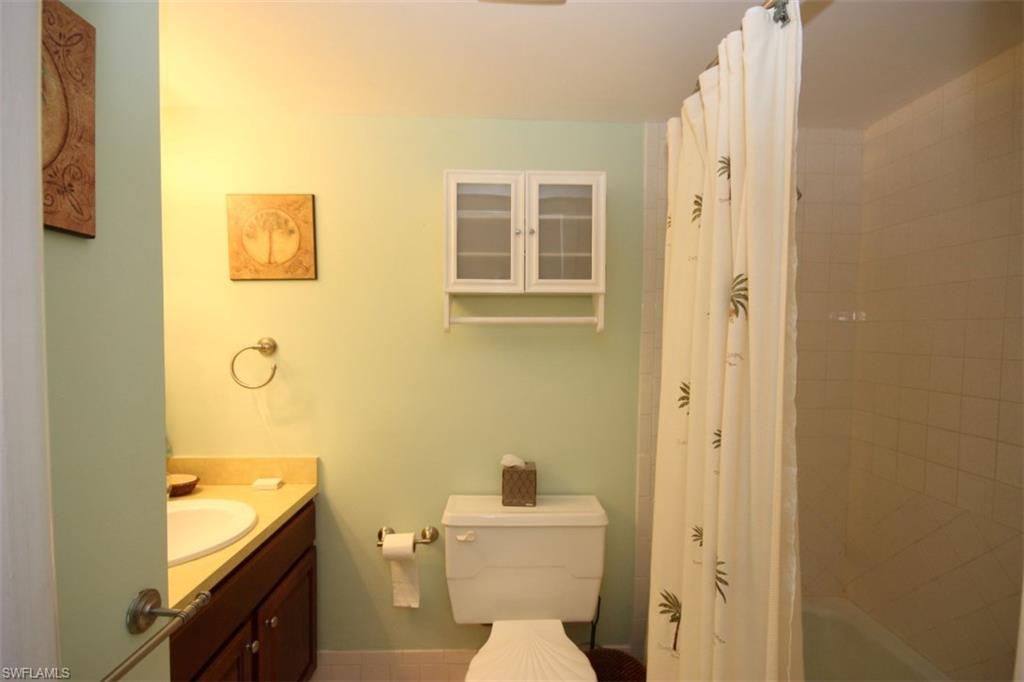 ISLAND MANOR APTS - Residential