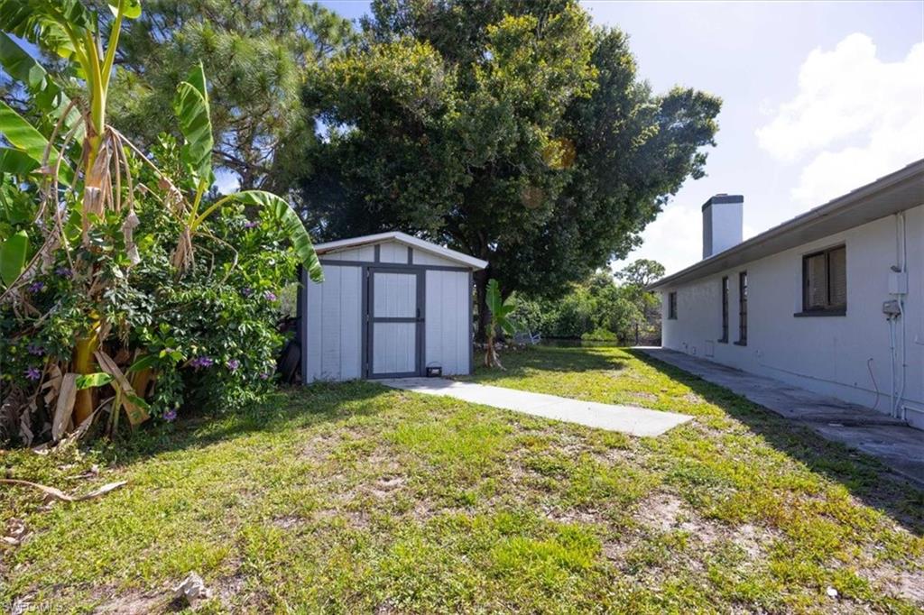 BELLE AIRE LAGOON - Residential