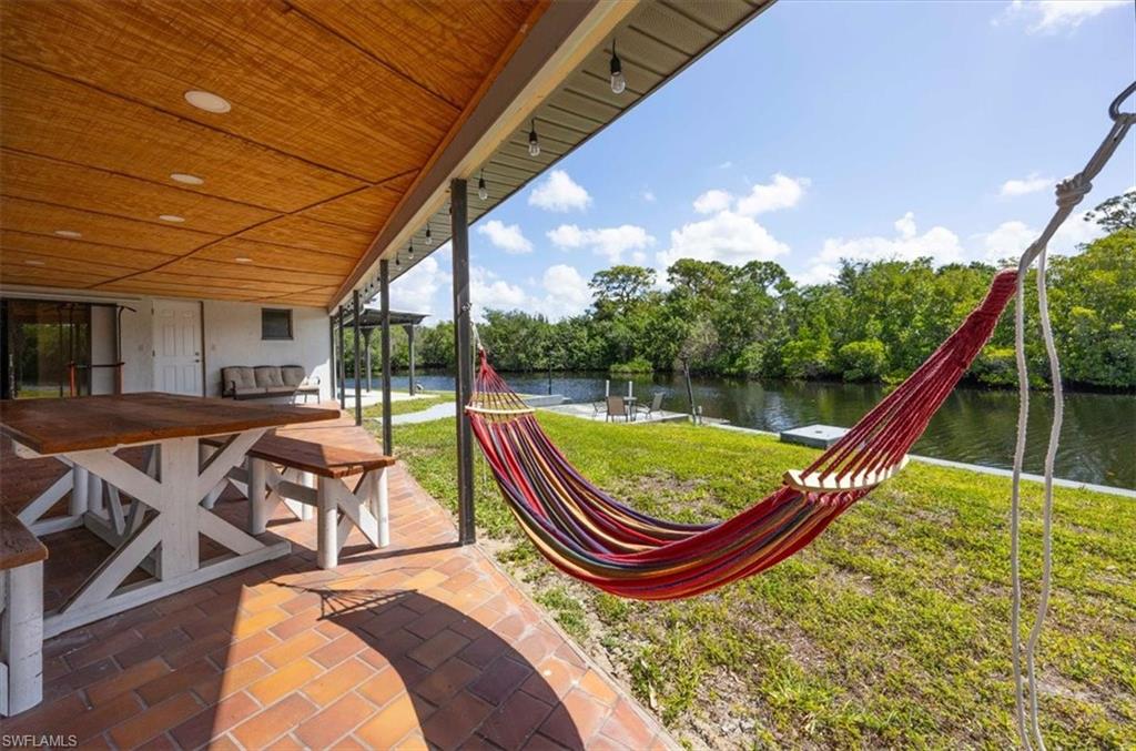 BELLE AIRE LAGOON - Residential