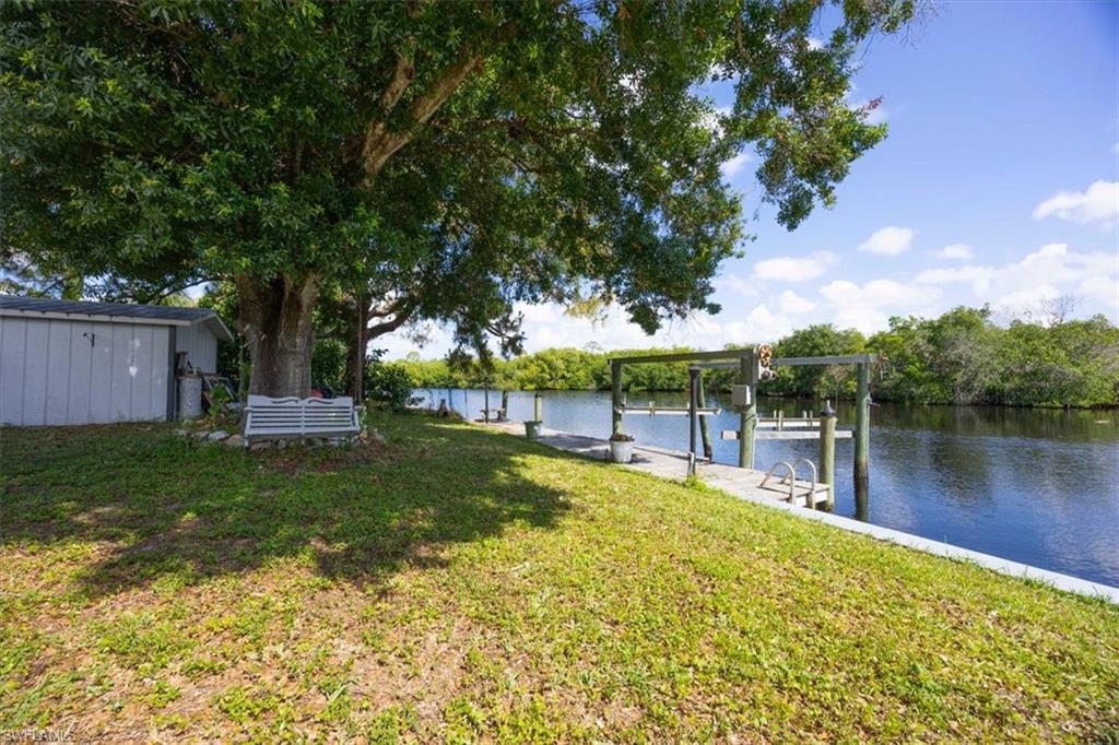 BELLE AIRE LAGOON - Residential
