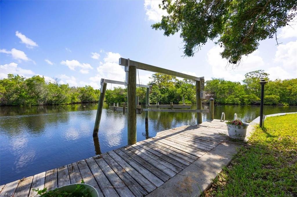 BELLE AIRE LAGOON - Residential