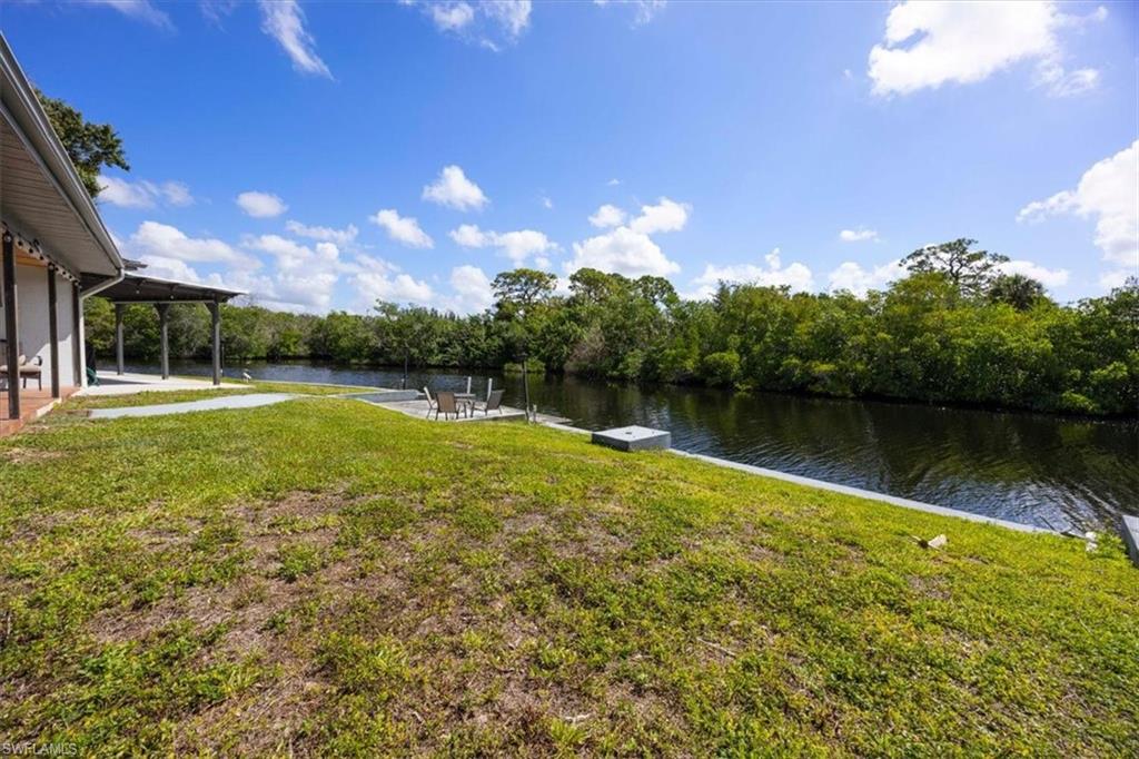 BELLE AIRE LAGOON - Residential