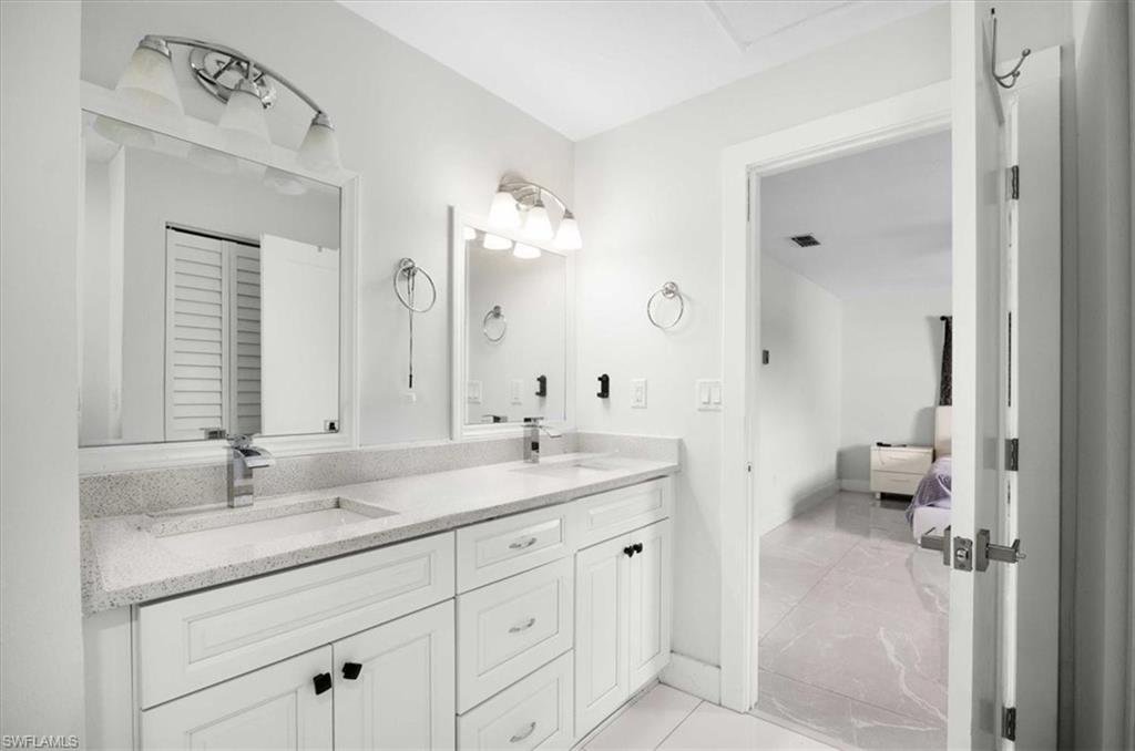 BELLE AIRE LAGOON - Residential
