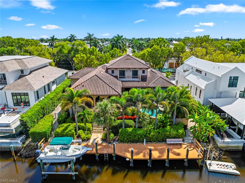 AQUALANE SHORES - Residential