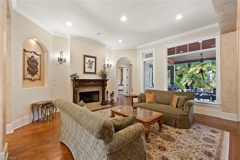 AQUALANE SHORES - Residential