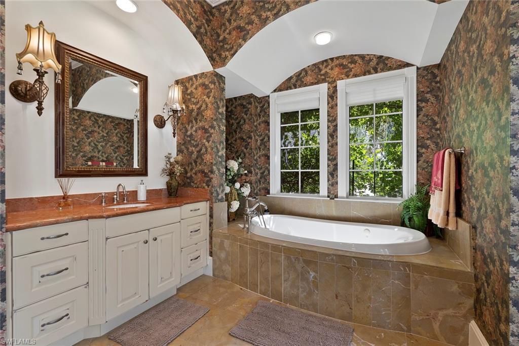 AQUALANE SHORES - Residential