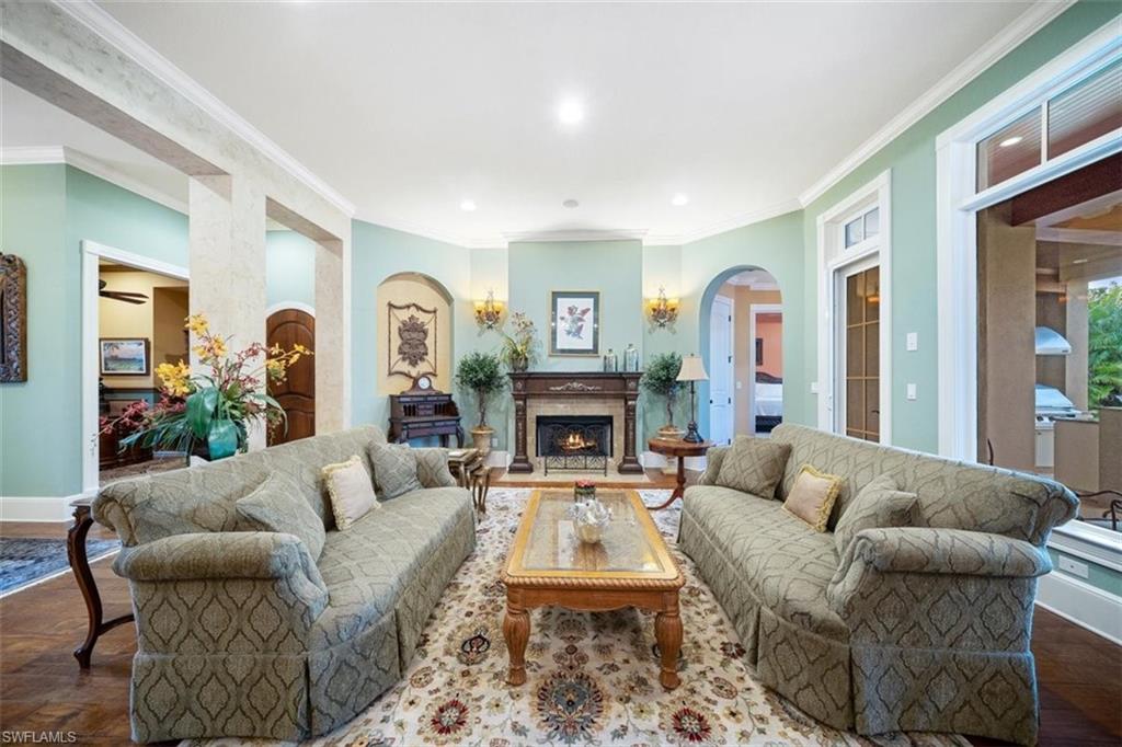 AQUALANE SHORES - Residential