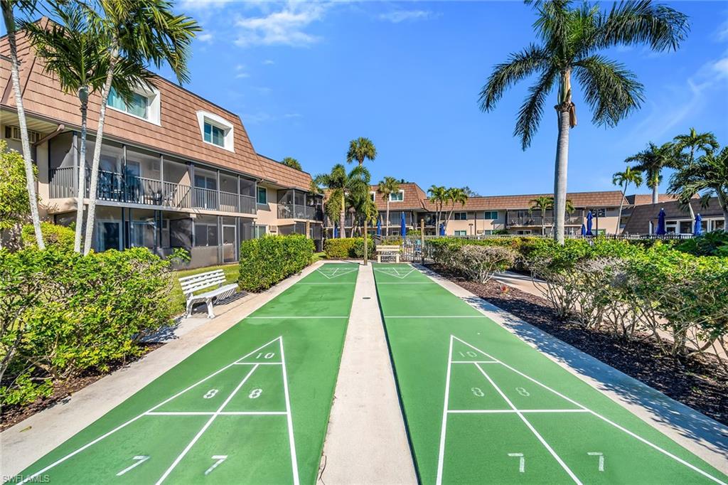 ISLAND MANOR APTS - Residential