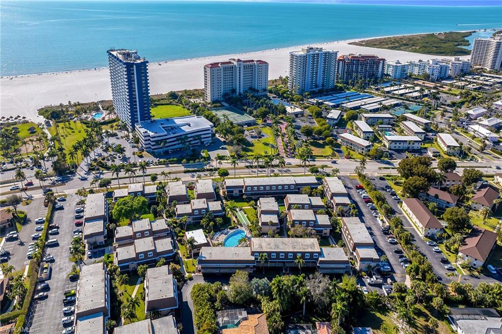 ISLAND MANOR APTS - Residential