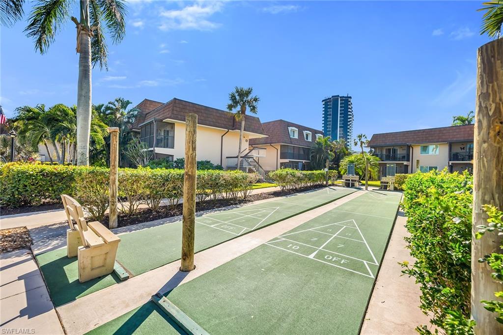 ISLAND MANOR APTS - Residential