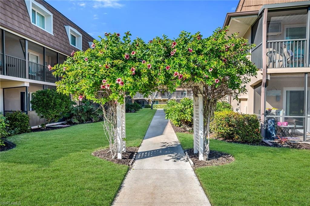 ISLAND MANOR APTS - Residential