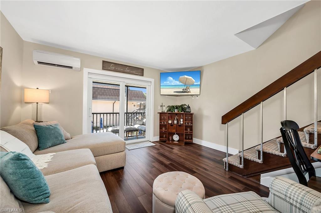 ISLAND MANOR APTS - Residential