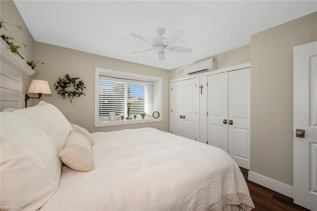 ISLAND MANOR APTS - Residential