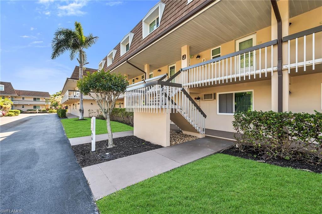 ISLAND MANOR APTS - Residential