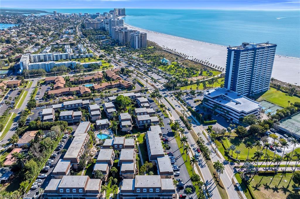 ISLAND MANOR APTS - Residential