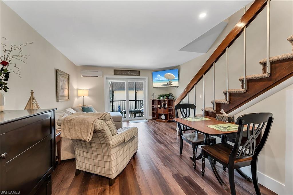 ISLAND MANOR APTS - Residential