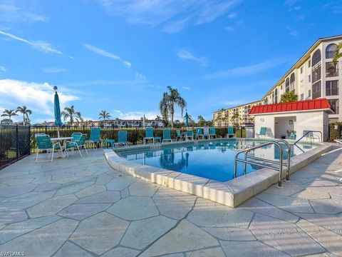 5 High Point CIR W 303 NAPLES FL 34103