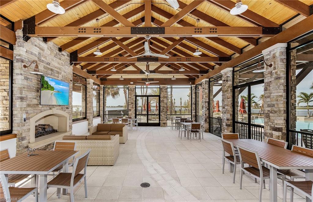 NORTHRIDGE - Residential