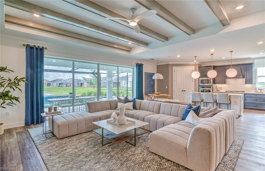 NORTHRIDGE - Residential