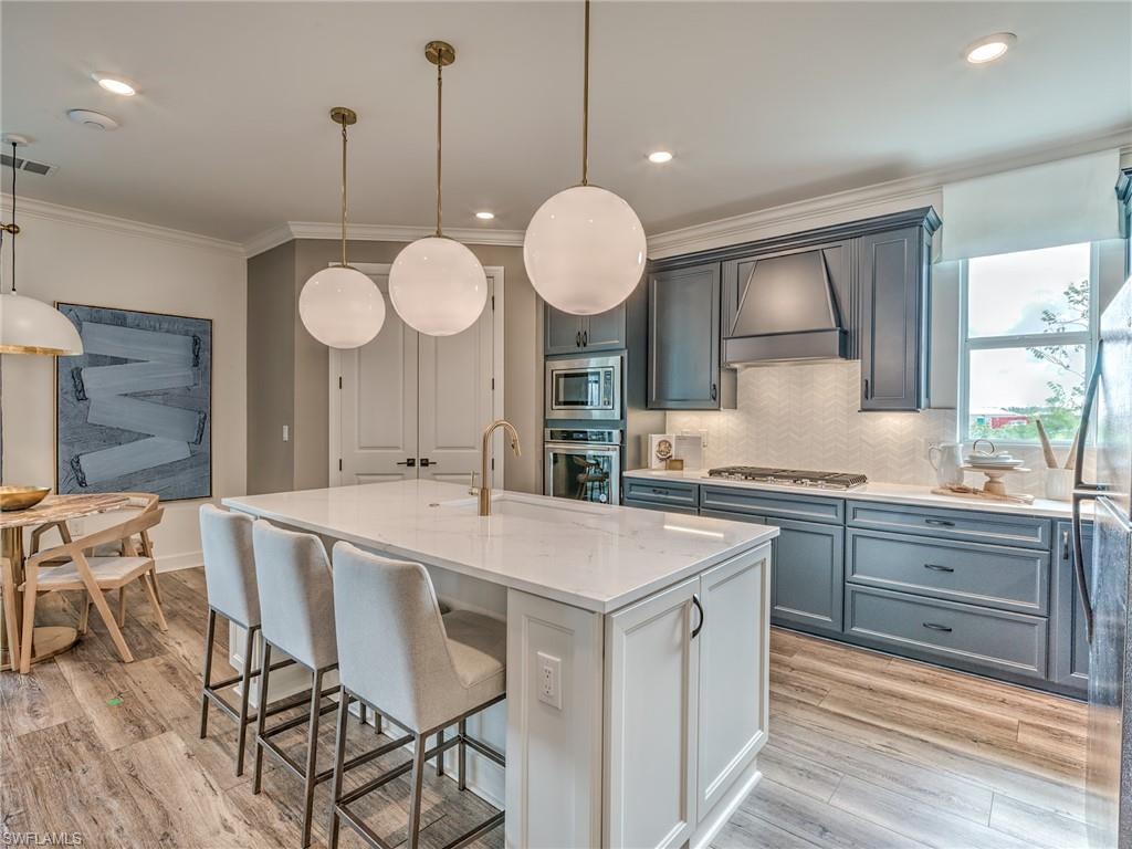 NORTHRIDGE - Residential