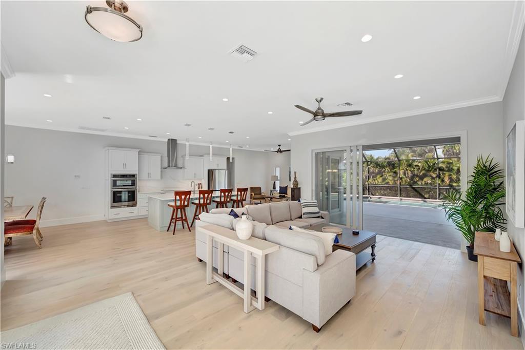 1909 Fairfax CIR