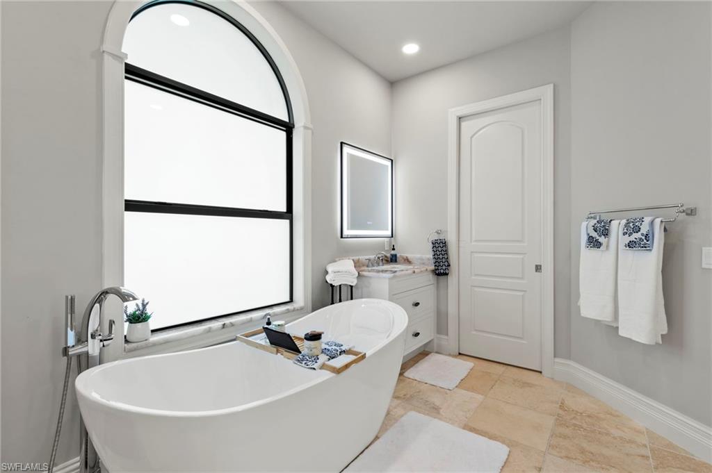 ESTATES - Residential