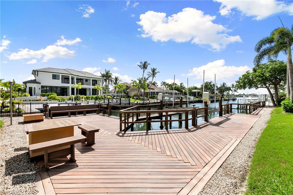 ESTATES - Residential