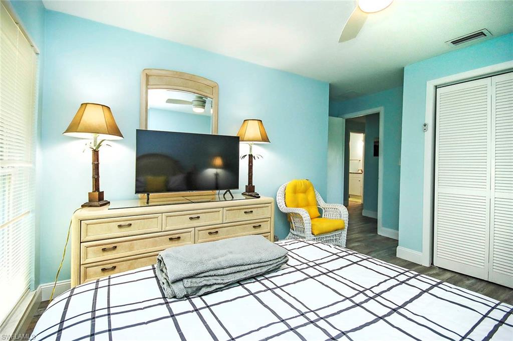 SANIBEL BAYOUS - Residential