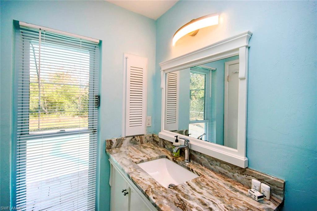 SANIBEL BAYOUS - Residential