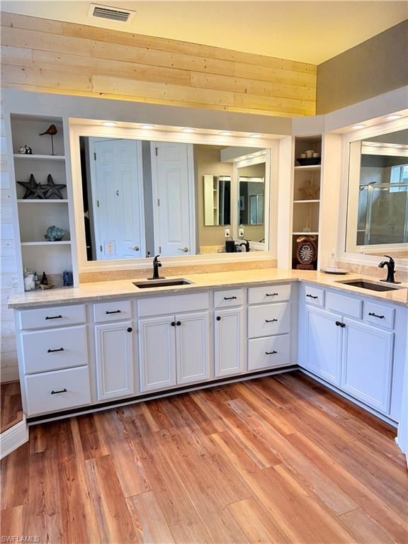 BELLE LAGO - Residential