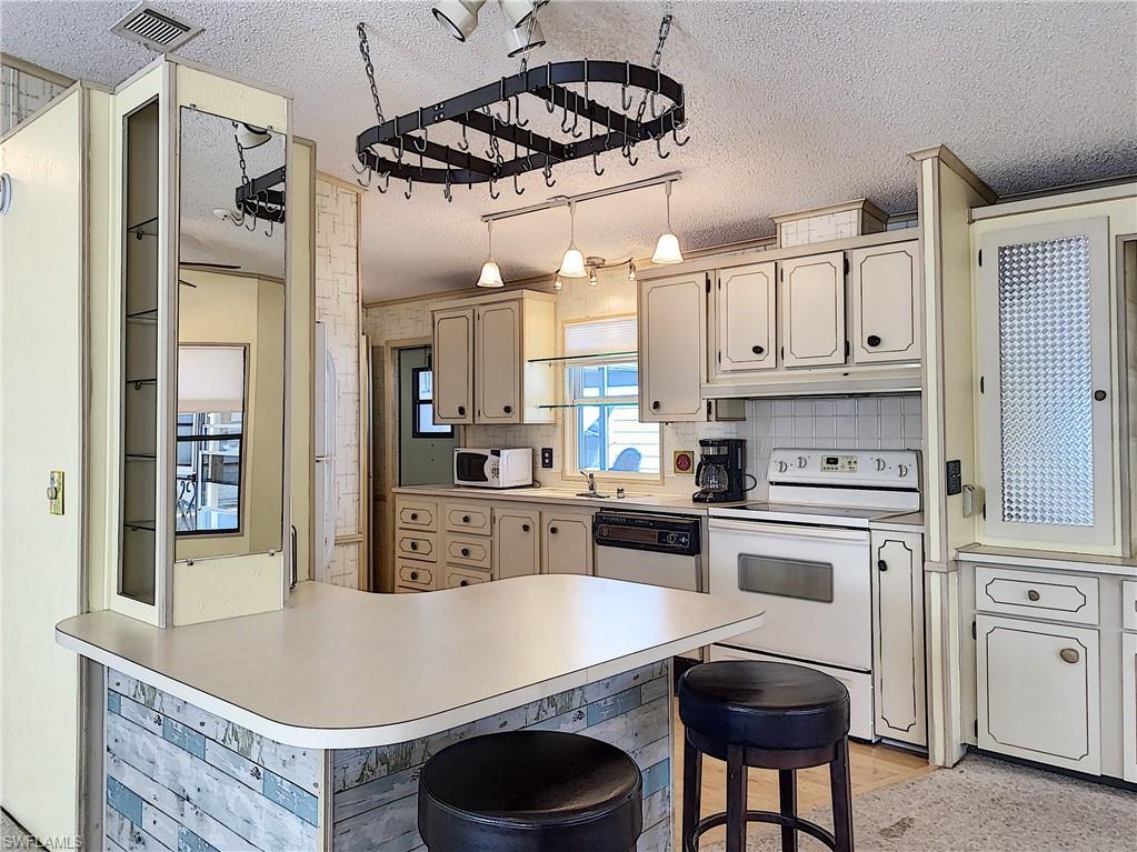 HORIZON VILLAGE - Residential