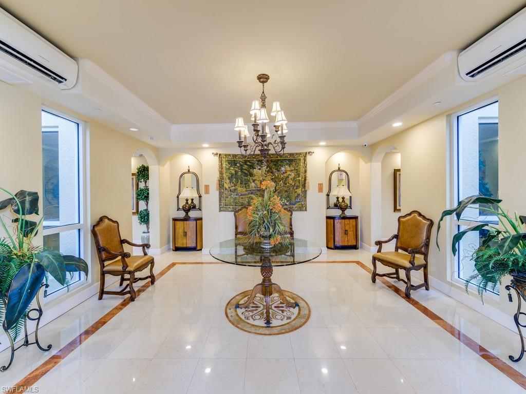 VISTA POINTE - Residential