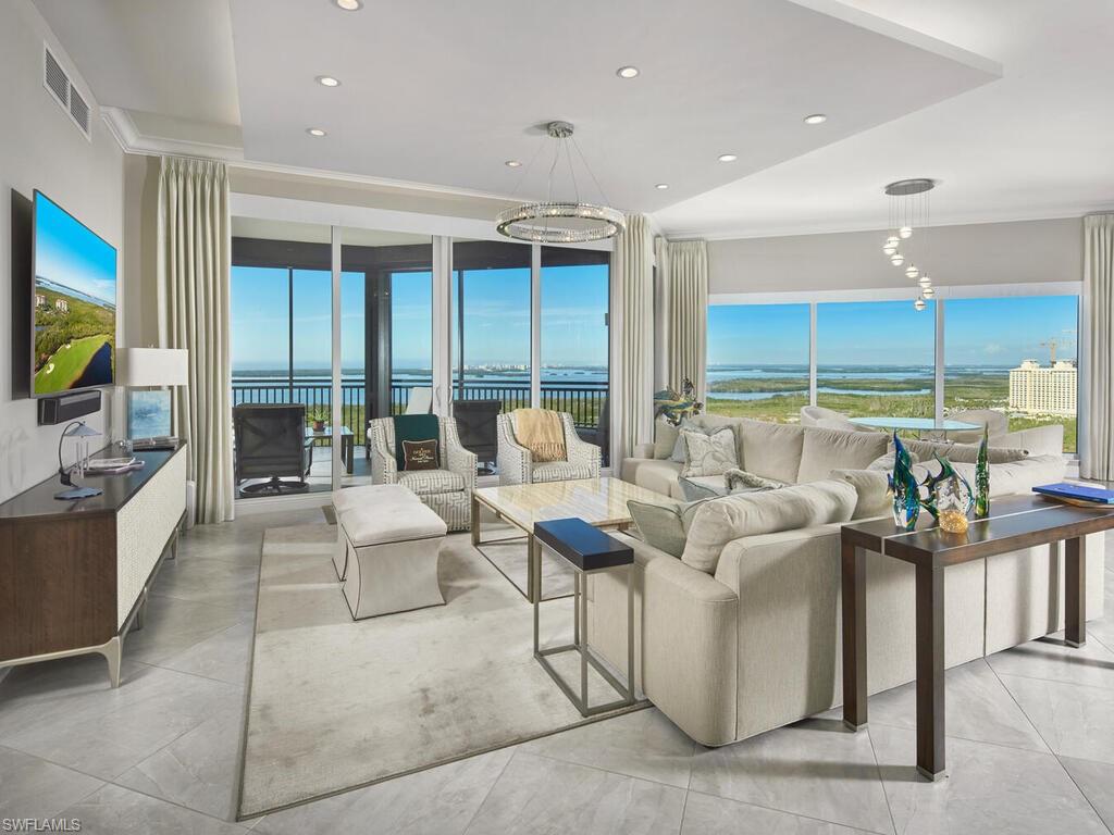 ALTAIRA - Residential