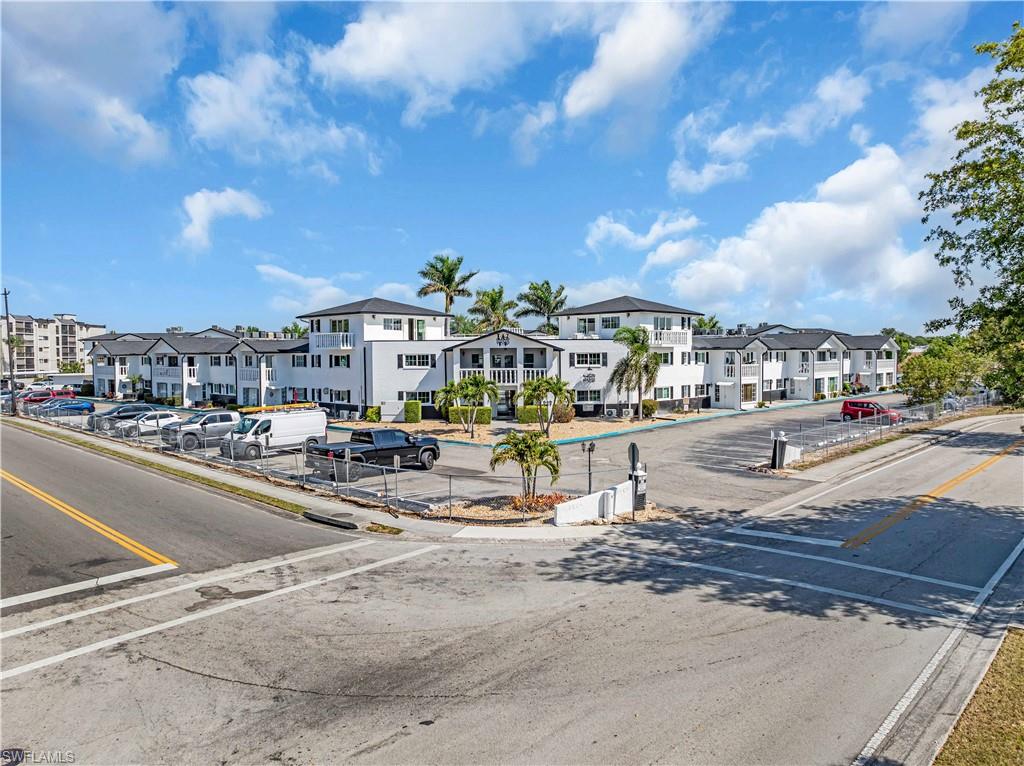 WINDSOR WEST - Residential