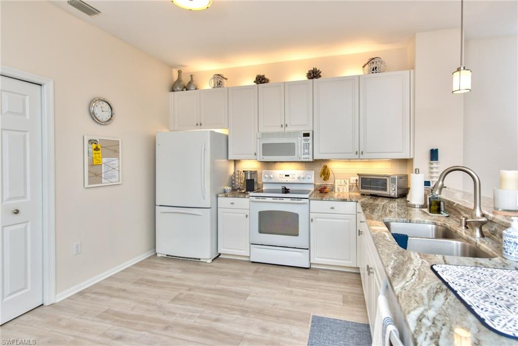 THE MEADOWS - Residential Lease