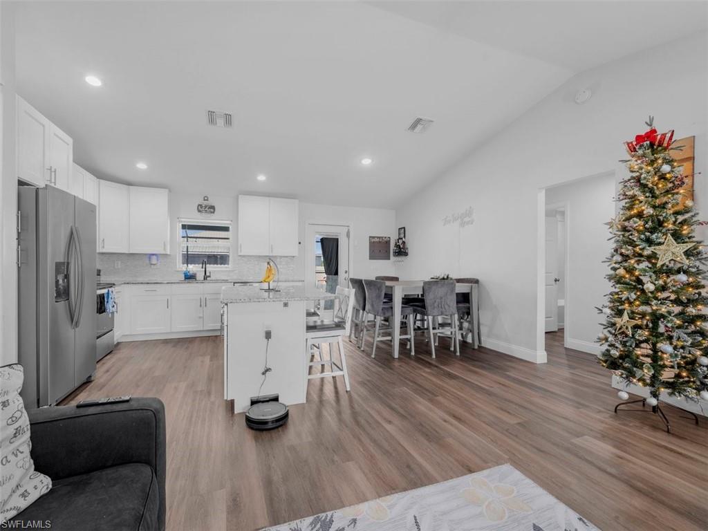 BANYAN VILLAGE - Residential