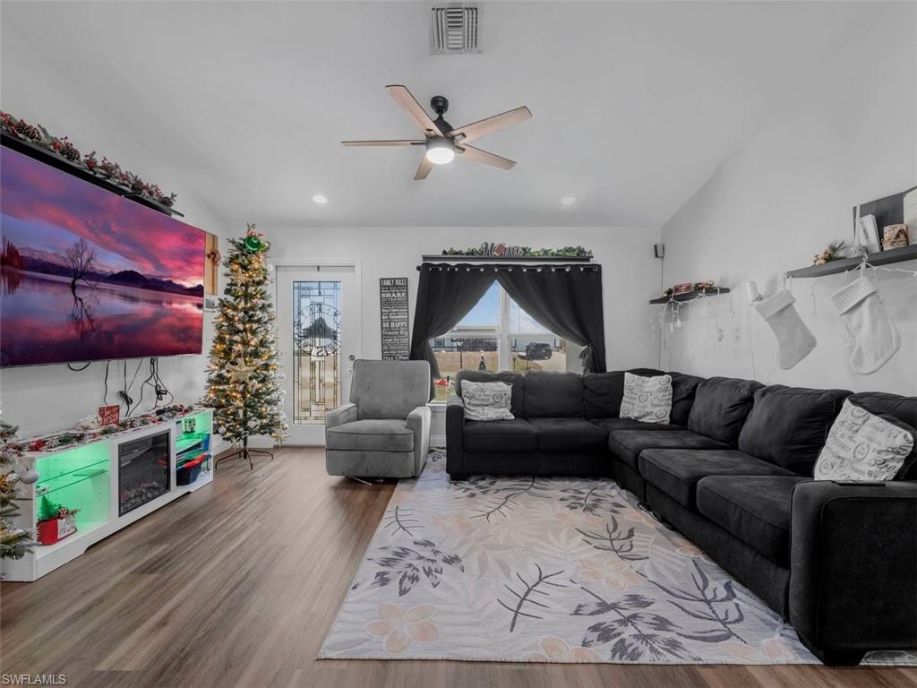 BANYAN VILLAGE - Residential