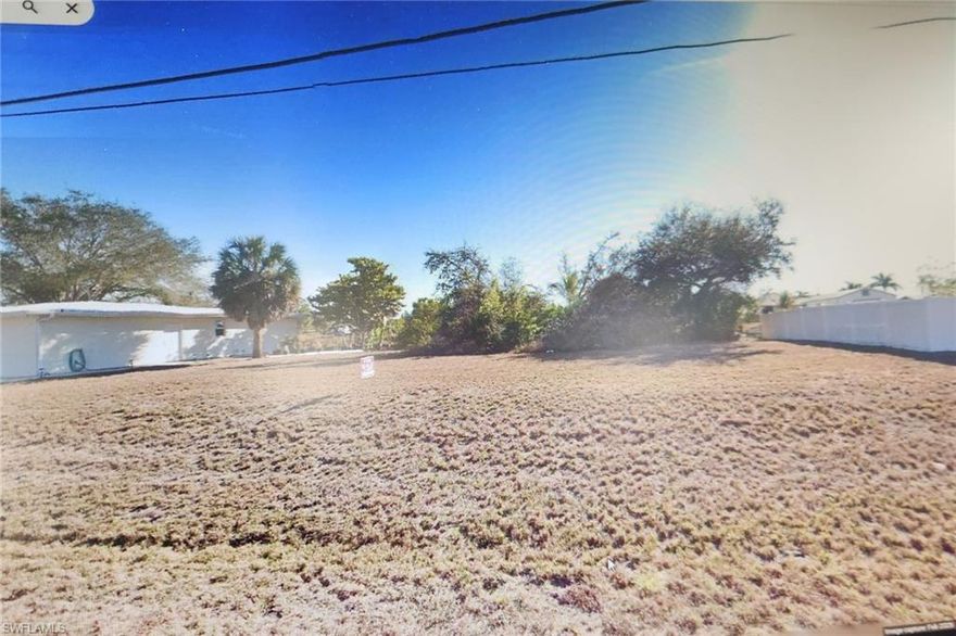 10K SQ/FT lot on the water, close to mayor waterways, owner wants action, 100ft water front, no fixed bridges