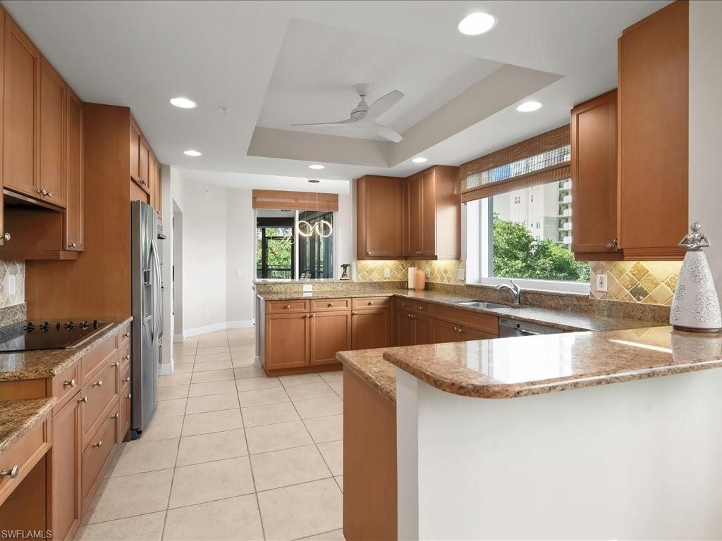 425 Cove Tower DR 304