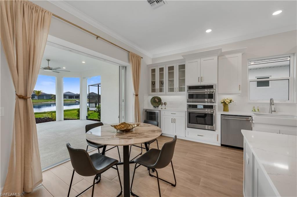 ESPLANADE LAKE CLUB - Residential