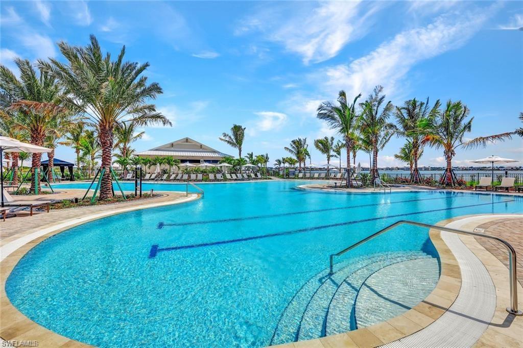 ESPLANADE LAKE CLUB - Residential