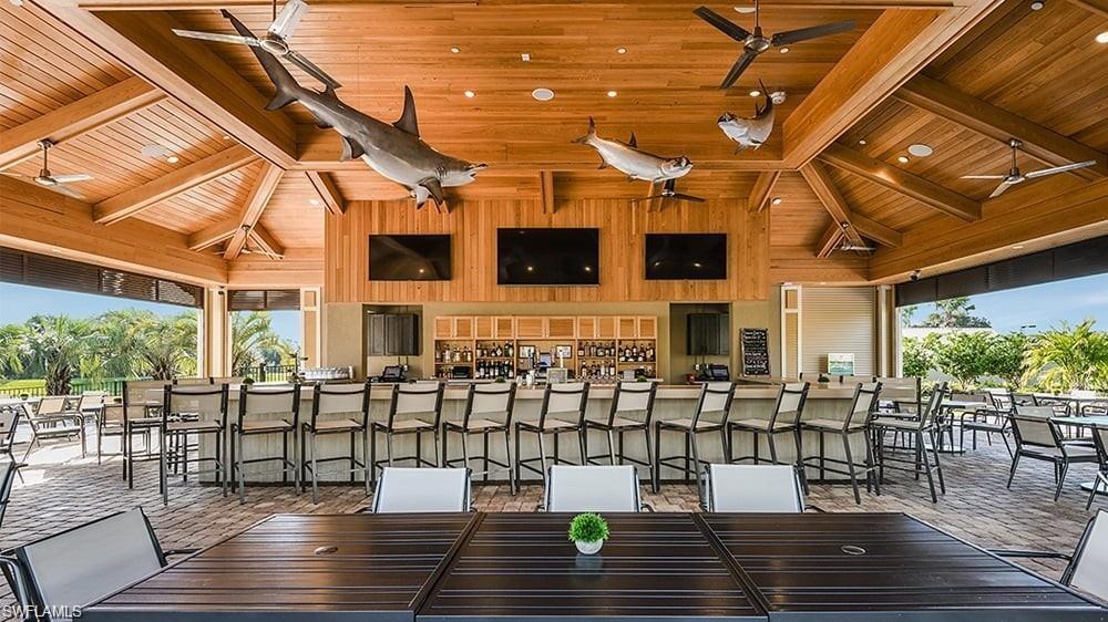 ESPLANADE LAKE CLUB - Residential