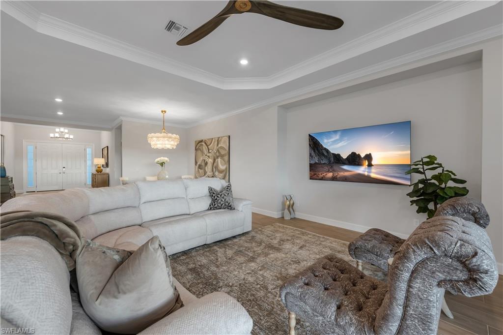 ESPLANADE LAKE CLUB - Residential