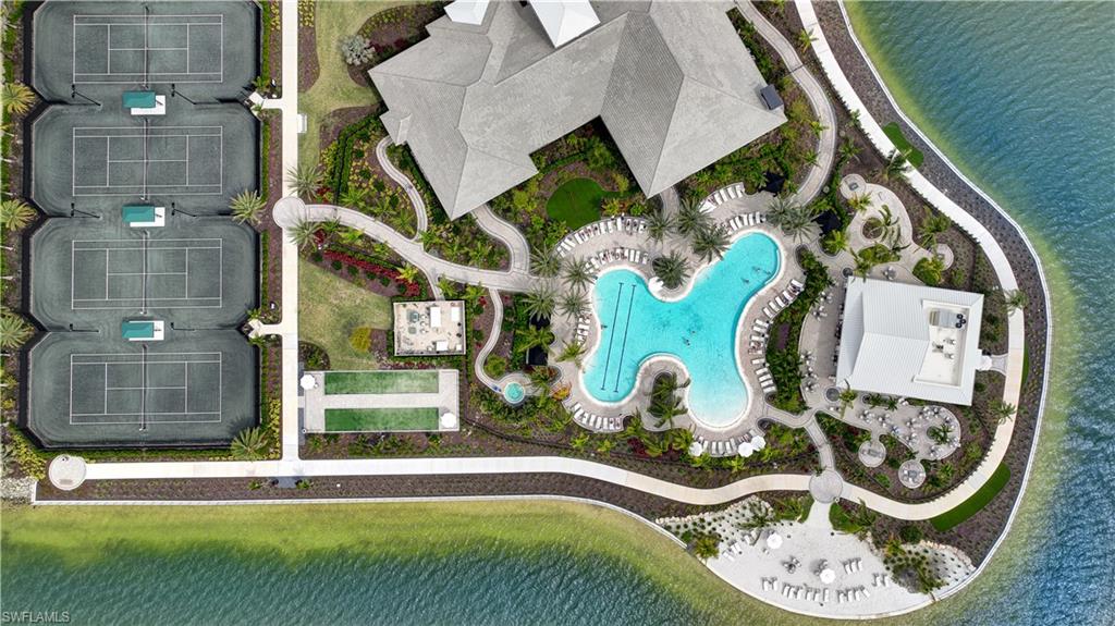 ESPLANADE LAKE CLUB - Residential