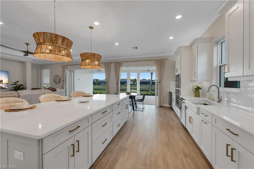 ESPLANADE LAKE CLUB - Residential