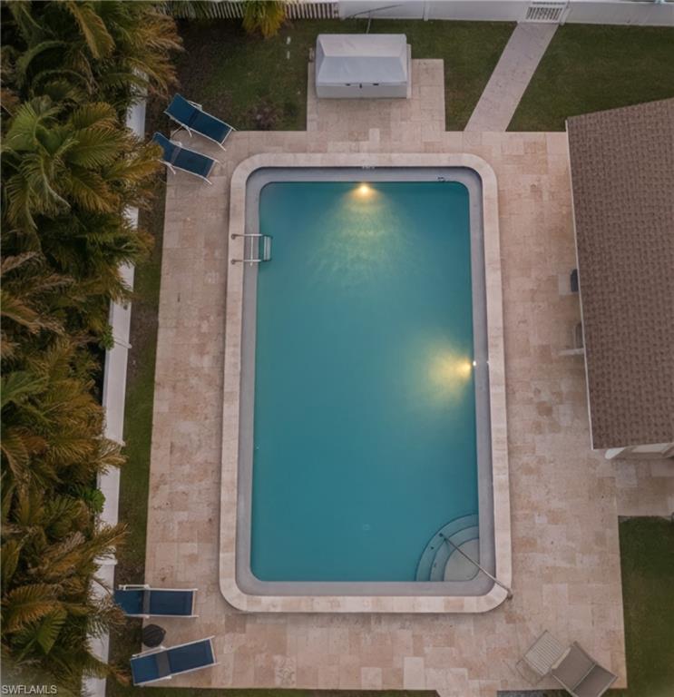 ENGLISH VILLAGE CONDO - Residential