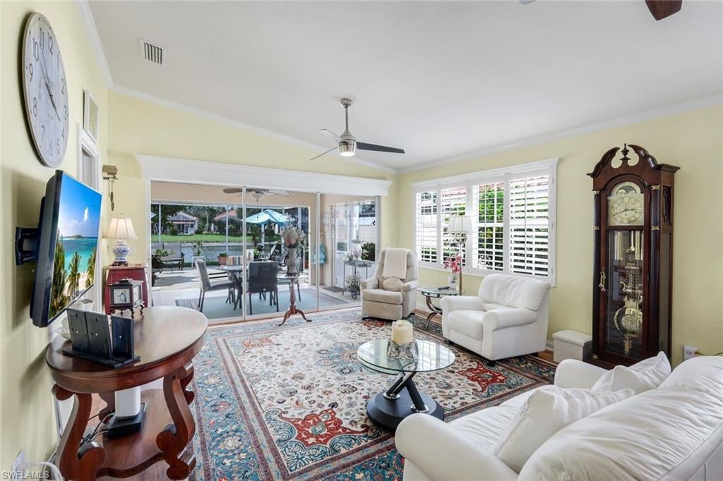 5425 Guadeloupe WAY