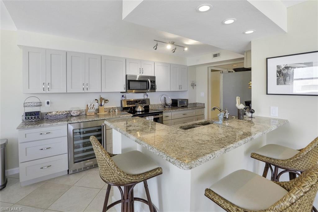 ROYAL SEAFARER - Residential